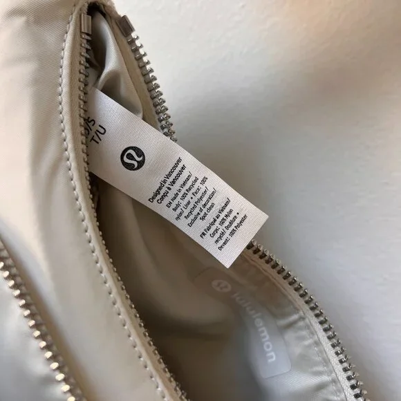 Lululemon White Belt Bag w/ Mini Pouch | Crossbody - Picture 6 of 8
